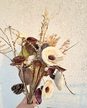 Load image into Gallery viewer, Abigail dried flower
