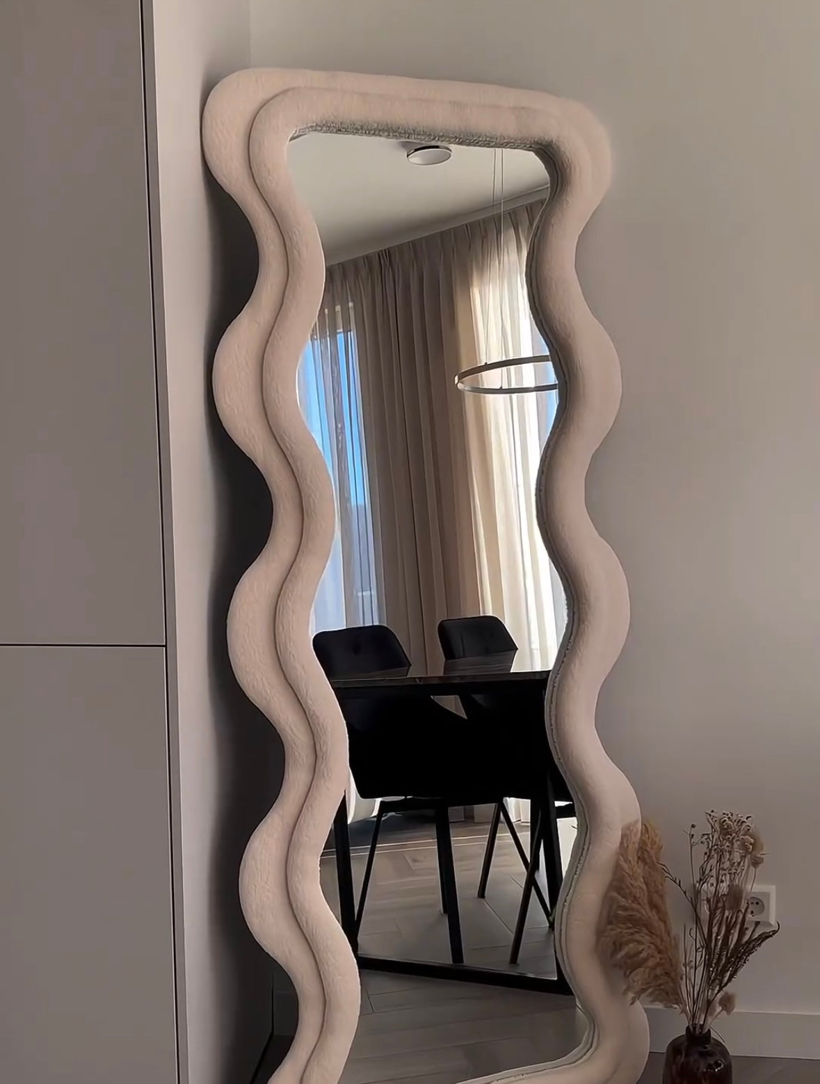 Wavy Mirror