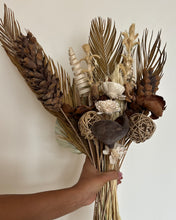 Load image into Gallery viewer, Wood Flora Dried flower (without vase)
